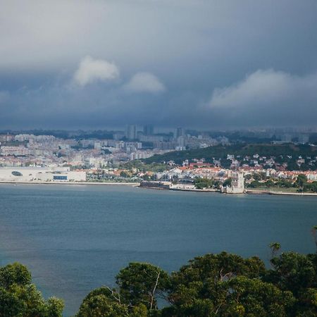 Ola Belem! Cozy Windmill, Stunning Views To Lisboa Bed and Breakfast Caparica Buitenkant foto